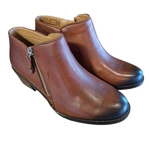 Vionic Joy Jolene Mocha Ankle Zip Booties NEW with Flaw